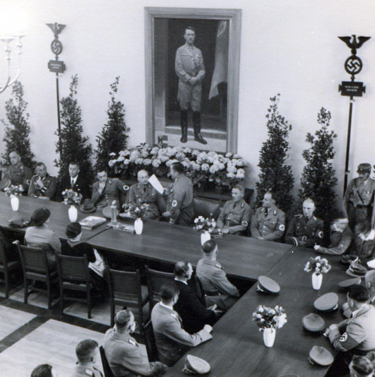 Sitzung der NS-Machthaber im neuen Rathaus Garmisch-Partenkirchen - 1935