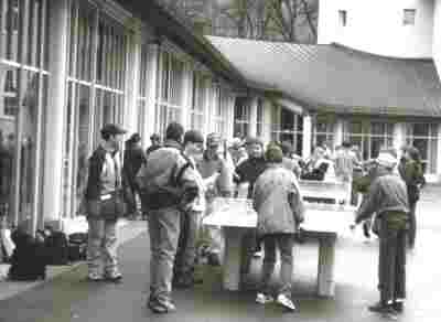 "Bewegte Pause" - Tischtennis im Südhof - 1993